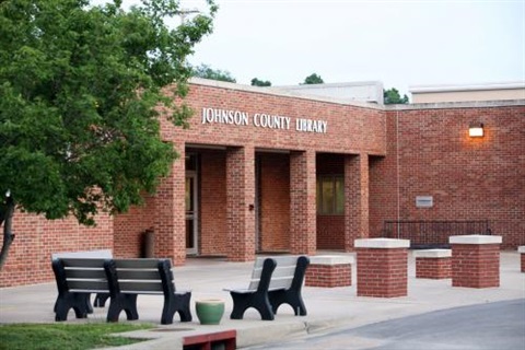 Front entrance of the Johnson County Library at Antioch